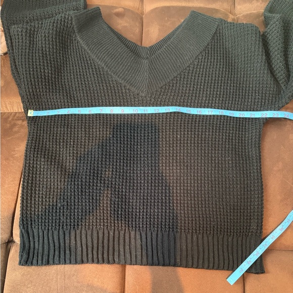 Zenana🖤 Black Waffle Knit V-Neck Oversized Sweater 🖤 - Picture 9 of 12